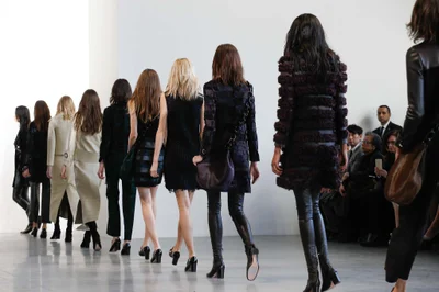 Look 16